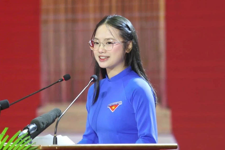 Thành tích đáng nể của nữ sinh có bài phát biểu gây chú ý Thành tích đáng nể của nữ sinh có bài phát biểu gây chú ý