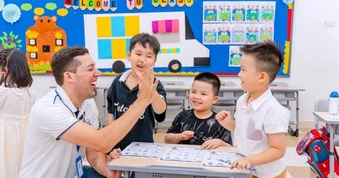 Thành tích hay hạnh phúc: Đâu là lựa chọn tốt cho con?