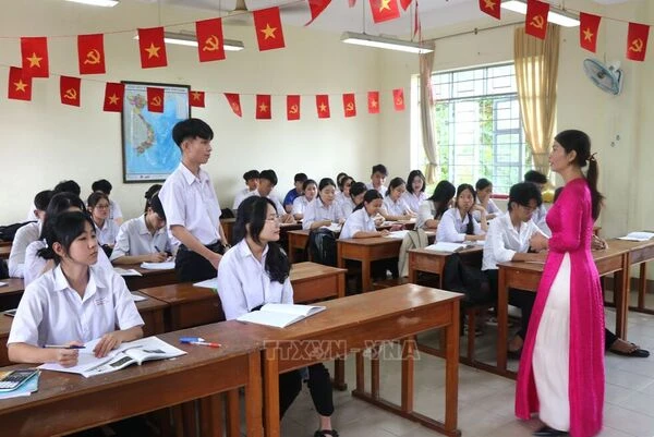Tháo gỡ vướng mắc trong bổ nhiệm chức danh nghề nghiệp, xếp lương giáo viên Tháo gỡ vướng mắc trong bổ nhiệm chức danh nghề nghiệp, xếp lương giáo viên