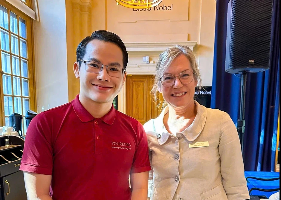 Thầy cô Việt Nam tại Hội nghị thượng đỉnh giáo viên Nobel Thầy cô Việt Nam tại Hội nghị thượng đỉnh giáo viên Nobel