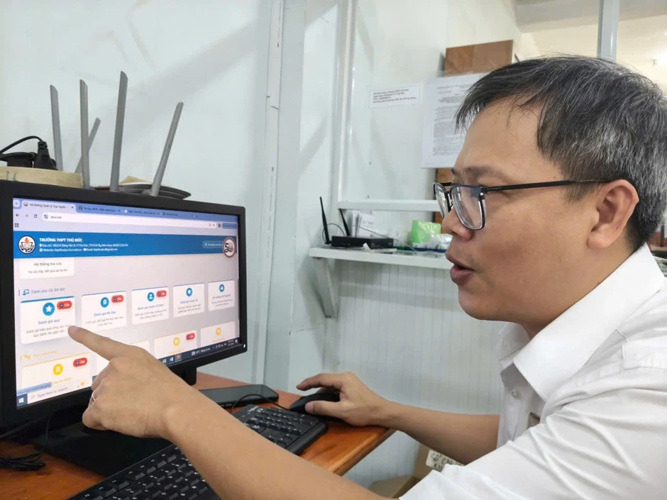 Thầy giáo số hoá toàn bộ hoạt động nhà trường, minh bạch xếp loại giáo viên