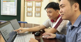 Thầy giáo TPHCM cùng học sinh tạo nền tảng AI đổi mới đánh giá rèn luyện