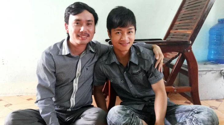 Thầy tổng phụ trách Đội trích lương, lập quỹ để học trò không phải bụng đói đi học Thầy tổng phụ trách Đội trích lương, lập quỹ để học trò không phải bụng đói đi học