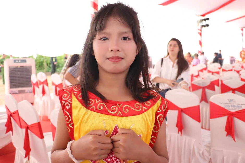 Thầy trò vùng biên hạnh phúc khi ngôi trường mơ ước được khởi công Thầy trò vùng biên hạnh phúc khi ngôi trường mơ ước được khởi công