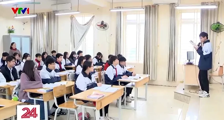 Thêm “phiên bản số” cho sách giáo khoa: Học sinh được lợi gì?