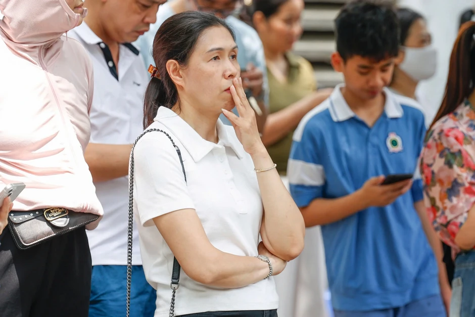 Thi đại trà lớp 10 có mâu thuẫn với tinh thần phổ cập giáo dục? Thi đại trà lớp 10 có mâu thuẫn với tinh thần phổ cập giáo dục?