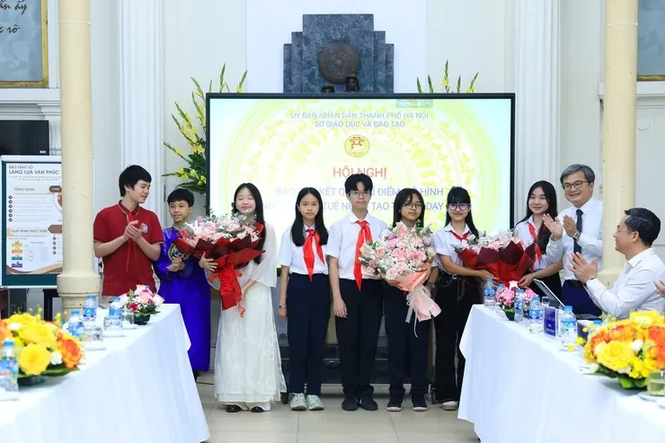 Thí điểm AI trong dạy học: Học sinh chủ động, giáo viên giữ vai trò trung tâm Thí điểm AI trong dạy học: Học sinh chủ động, giáo viên giữ vai trò trung tâm