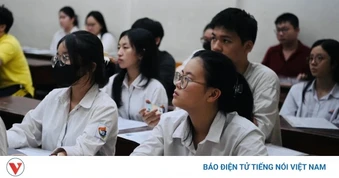 Thi lớp 10: Bí quyết nước rút ôn Văn hiệu quả, tránh học tủ vẫn đạt điểm cao