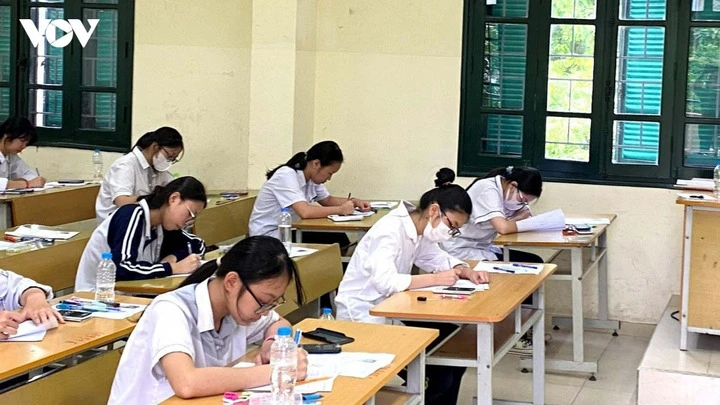 Thi lớp 10 chỉ hai môn: Giảm áp lực hay dồn vào Toán, Văn? Thi lớp 10 chỉ hai môn: Giảm áp lực hay dồn vào Toán, Văn?