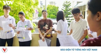 Thi lớp 10 chuyên Sư phạm: Hàng nghìn sĩ tử căng mình trước kỳ thi khốc liệt bậc nhất cả nước