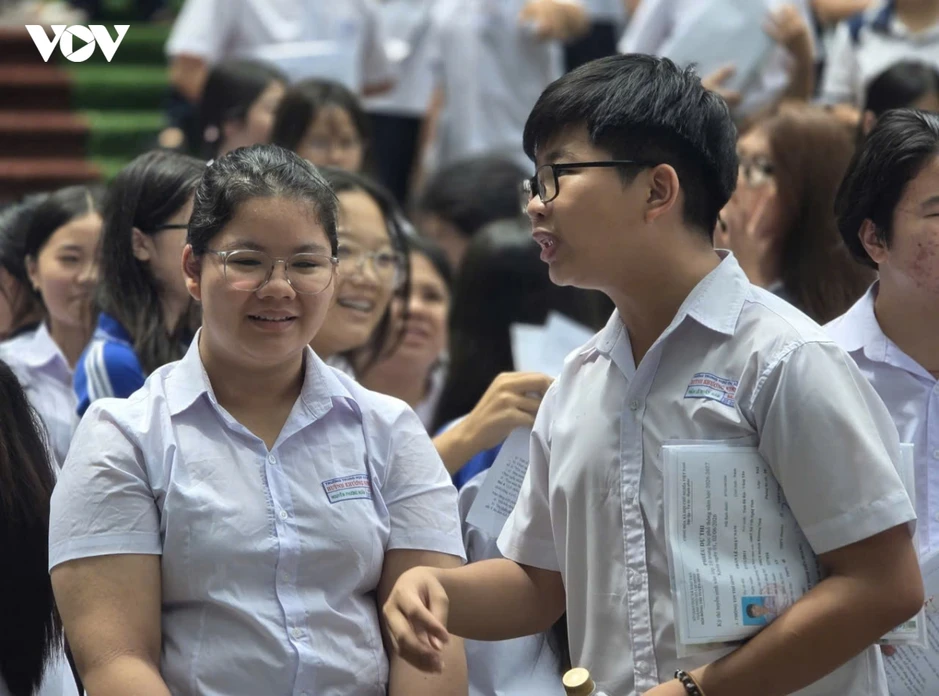 Thi lớp 10 ở TP.HCM: Đề không đánh đố, phổ điểm nào chiếm ưu thế? Thi lớp 10 ở TP.HCM: Đề không đánh đố, phổ điểm nào chiếm ưu thế?