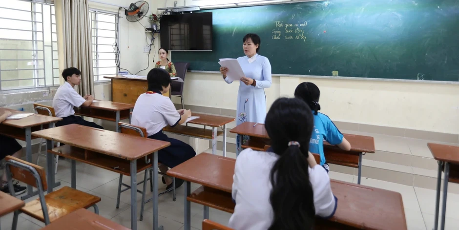 Thi lớp 10 TP.HCM: Vẫn có thí sinh sử dụng tài liệu Thi lớp 10 TP.HCM: Vẫn có thí sinh sử dụng tài liệu