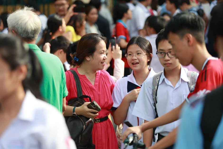 Thi lớp 10 TP.HCM: Vẫn có thí sinh sử dụng tài liệu Thi lớp 10 TP.HCM: Vẫn có thí sinh sử dụng tài liệu