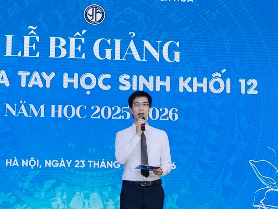 Thí sinh Chuyên Tuyên Quang than đề Toán thi lại khó, giáo viên nói gì? Thí sinh Chuyên Tuyên Quang than đề Toán thi lại khó, giáo viên nói gì?