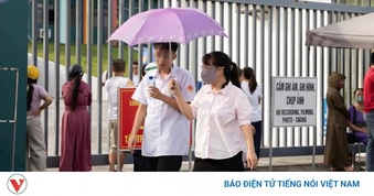 Thí sinh Chuyên Tuyên Quang than đề Toán thi lại khó, giáo viên nói gì?
