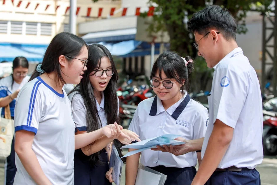 Thí sinh đăng ký tối đa 15 nguyện vọng, khối sư phạm chỉ xét nguyện vọng từ 1 đến 5 Thí sinh đăng ký tối đa 15 nguyện vọng, khối sư phạm chỉ xét nguyện vọng từ 1 đến 5