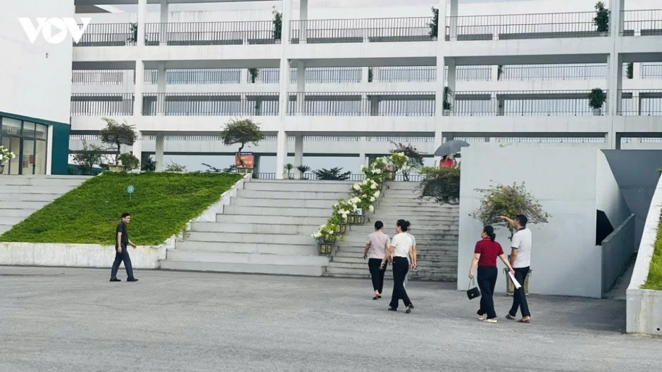 Thí sinh đạt điểm cao nhất kỳ thi lại ở Chuyên Tuyên Quang là 33,75 điểm Thí sinh đạt điểm cao nhất kỳ thi lại ở Chuyên Tuyên Quang là 33,75 điểm