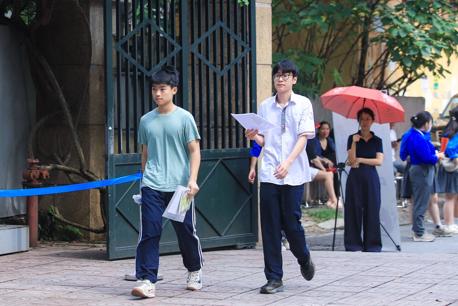 Thí sinh dậy từ 5h sáng, ăn xôi mẹ nấu để đi thi lớp 10 Thí sinh dậy từ 5h sáng, ăn xôi mẹ nấu để đi thi lớp 10