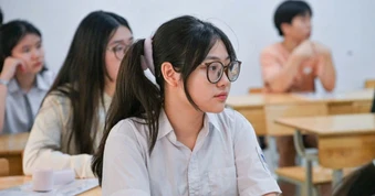 Thí sinh dậy từ 5h sáng, ăn xôi mẹ nấu để đi thi lớp 10