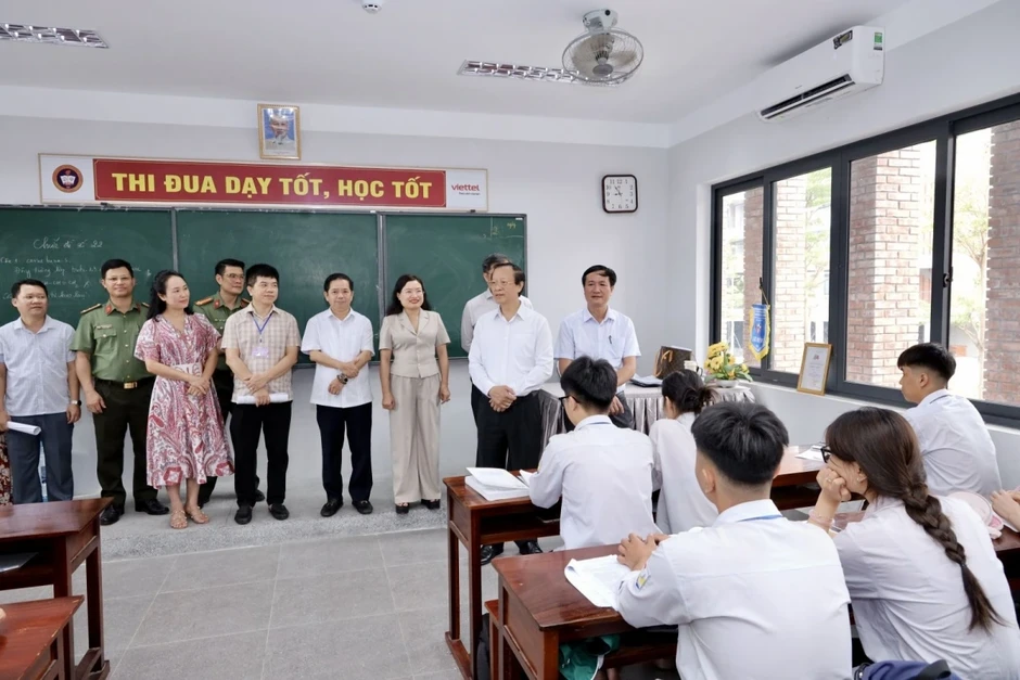 Thi tốt nghiệp THPT 2026: Địa phương siết chặt an toàn, không để thí sinh bỏ thi Thi tốt nghiệp THPT 2026: Địa phương siết chặt an toàn, không để thí sinh bỏ thi
