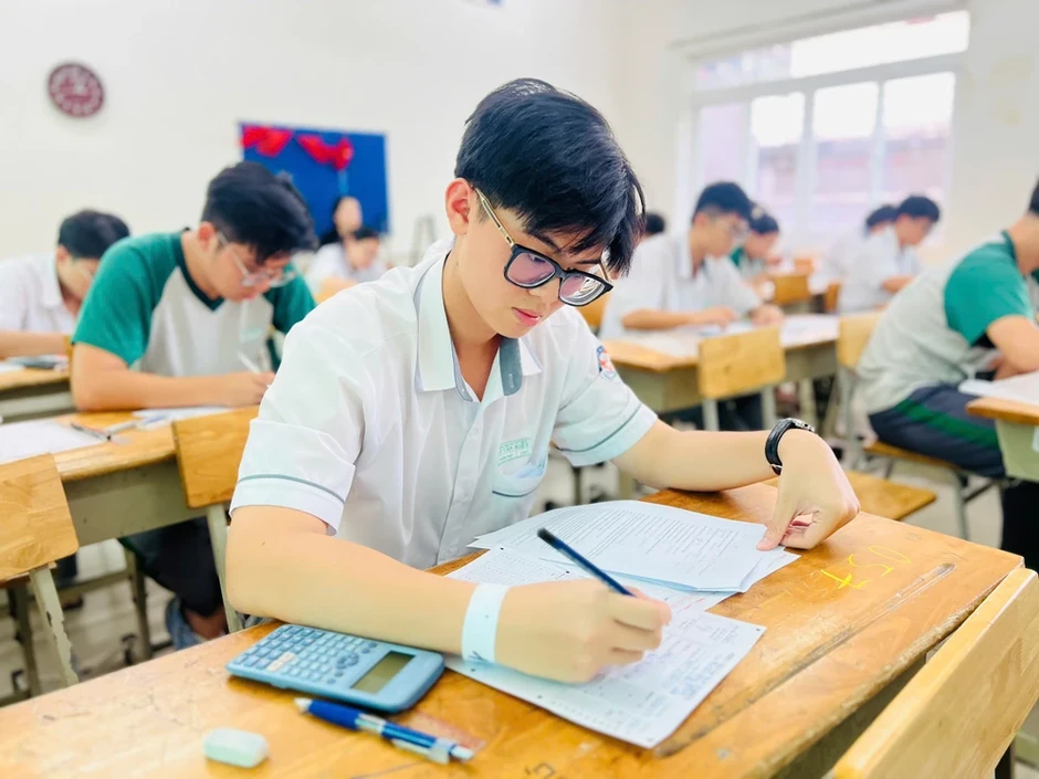 Thi tốt nghiệp THPT năm 2026: Hơn 1.700 thí sinh TP.HCM miễn bài thi ngoại ngữ Thi tốt nghiệp THPT năm 2026: Hơn 1.700 thí sinh TP.HCM miễn bài thi ngoại ngữ