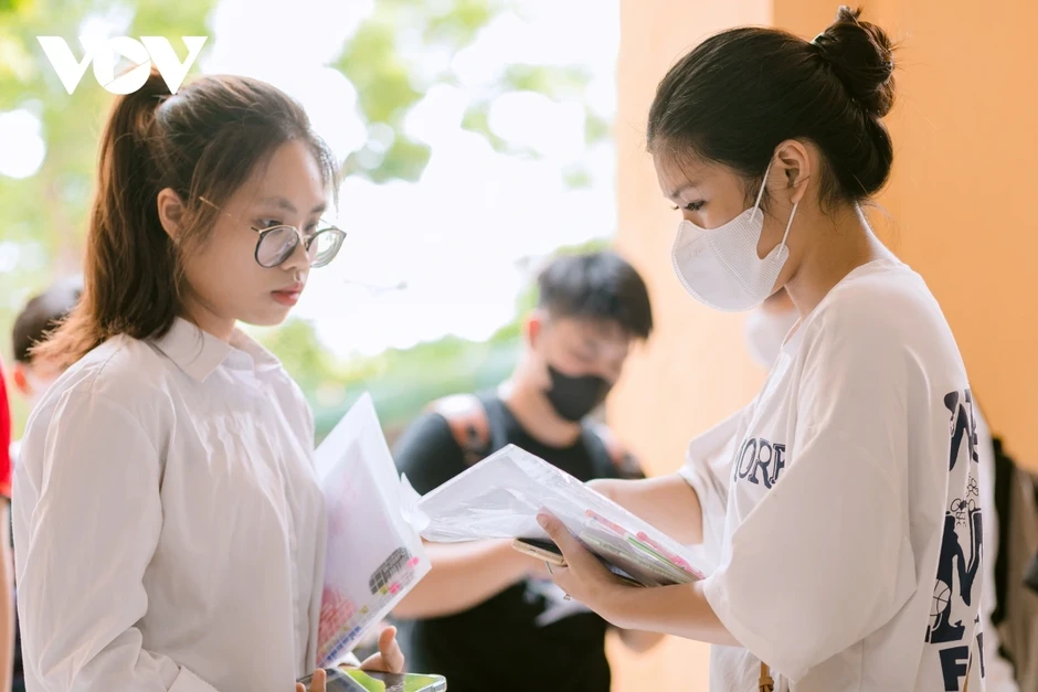 Thi vào 10 Hà Nội: Rộng cửa lựa chọn nhưng thiếu trường vẫn là "đánh đố" thí sinh Thi vào 10 Hà Nội: Rộng cửa lựa chọn nhưng thiếu trường vẫn là "đánh đố" thí sinh