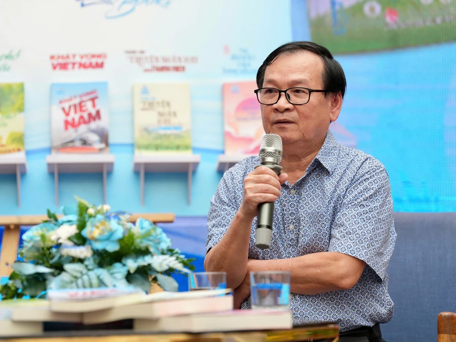 Thơ văn của Tố Hữu, Xuân Diệu, Nguyễn Nhật Ánh... được thi dịch sang tiếng Trung Thơ văn của Tố Hữu, Xuân Diệu, Nguyễn Nhật Ánh... được thi dịch sang tiếng Trung