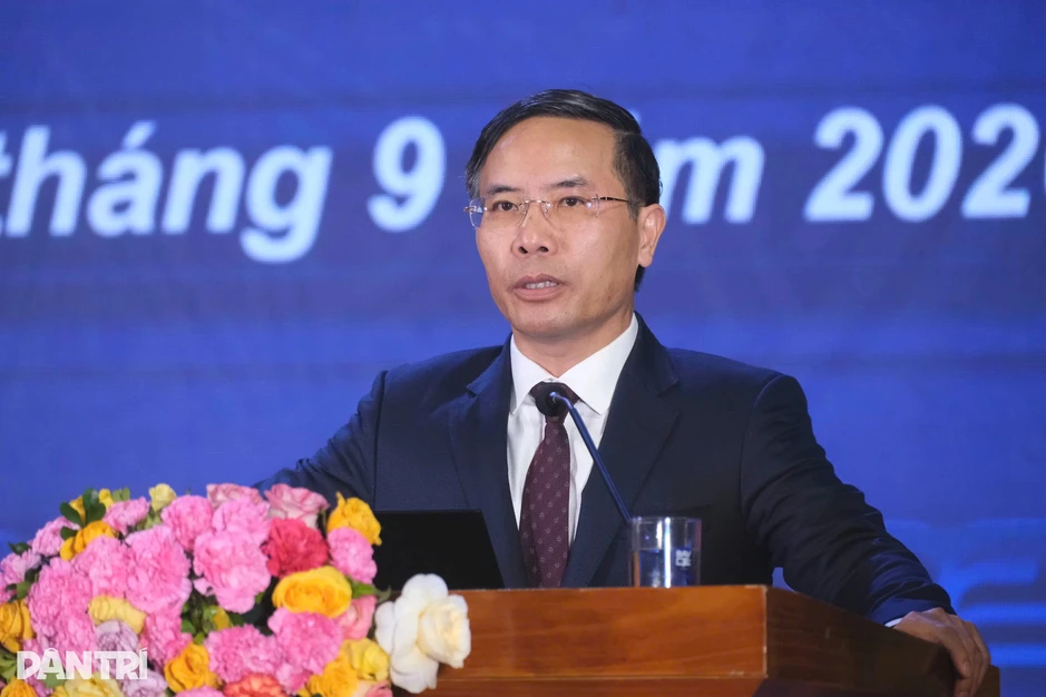 Thống đốc Ngân hàng: “Sinh viên thực tập không phải chỉ rót nước pha trà” Thống đốc Ngân hàng: “Sinh viên thực tập không phải chỉ rót nước pha trà”