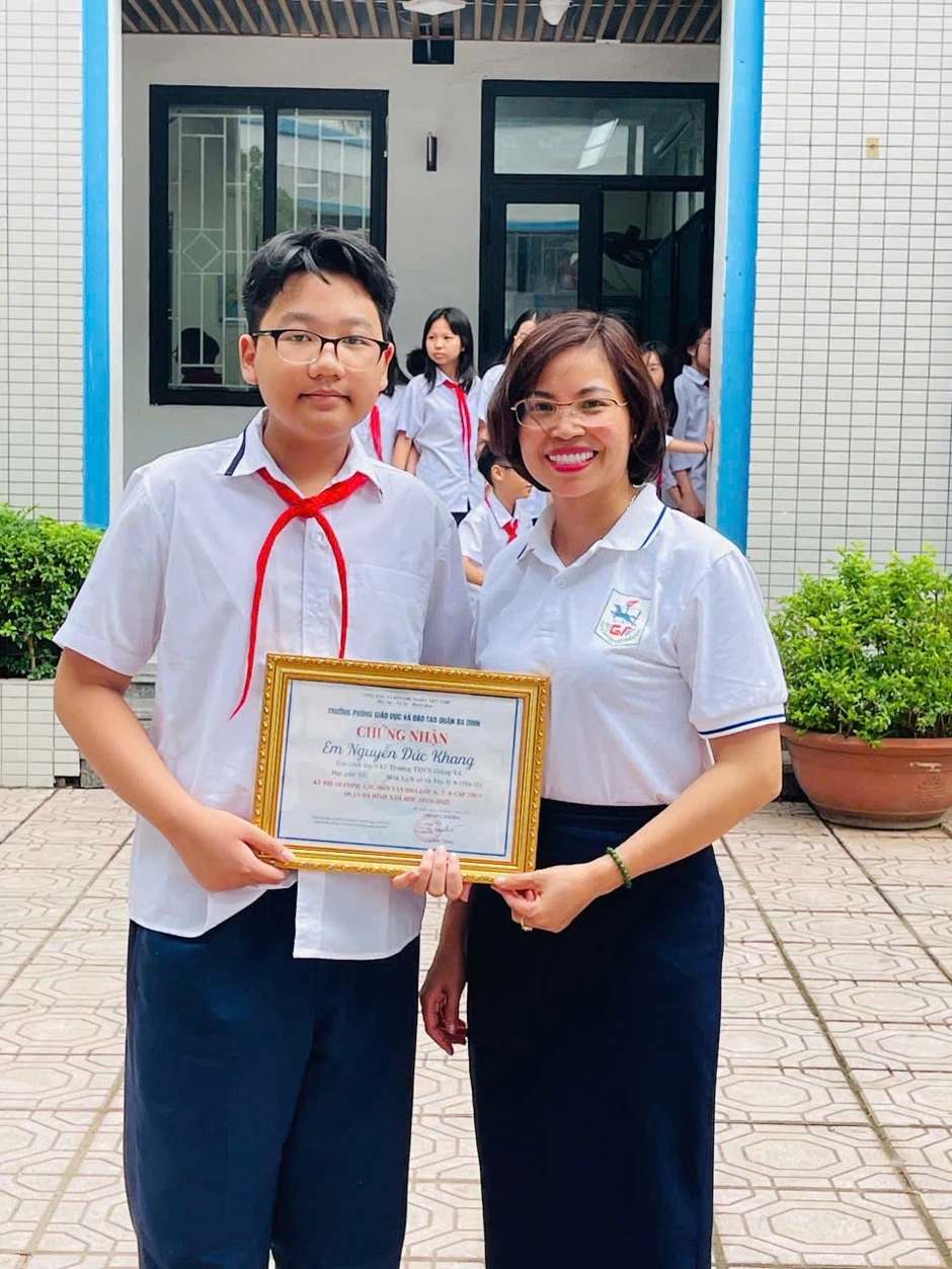 Thủ khoa chuyên địa lý và "bài học đặc biệt" từ 3 chuyến đi xuyên Việt Thủ khoa chuyên địa lý và "bài học đặc biệt" từ 3 chuyến đi xuyên Việt