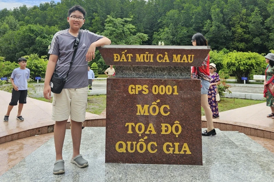 Thủ khoa chuyên địa lý và "bài học đặc biệt" từ 3 chuyến đi xuyên Việt Thủ khoa chuyên địa lý và "bài học đặc biệt" từ 3 chuyến đi xuyên Việt