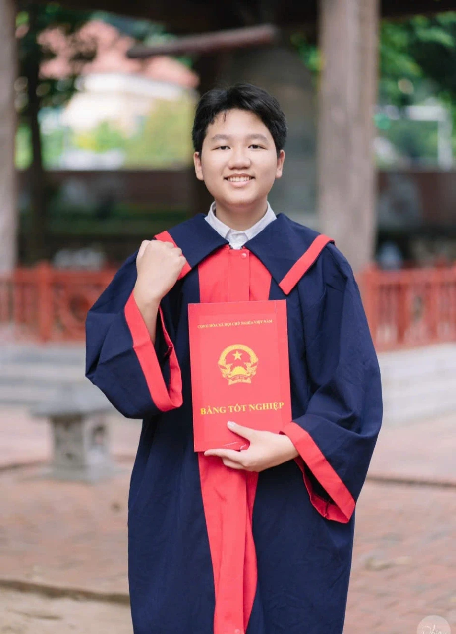 Thủ khoa chuyên địa lý và "bài học đặc biệt" từ 3 chuyến đi xuyên Việt Thủ khoa chuyên địa lý và "bài học đặc biệt" từ 3 chuyến đi xuyên Việt
