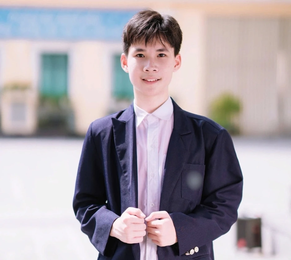 Thủ khoa học sinh giỏi đạt điểm 10 chuyên Toán
