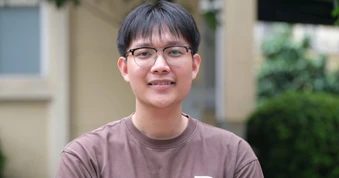Thủ khoa kỳ thi khốc liệt vào Y Hà Nội: Chọn nghề vì thấy bác sĩ “rất ngầu”