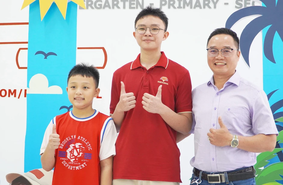 Thủ khoa lớp 10 TPHCM: Không “cày đề”, học 1 tiếng mỗi tối, đi ngủ sớm Thủ khoa lớp 10 TPHCM: Không “cày đề”, học 1 tiếng mỗi tối, đi ngủ sớm