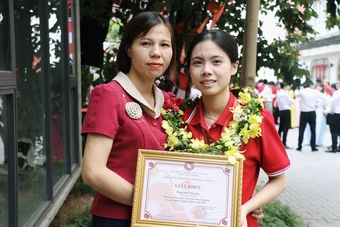 Thủ khoa toàn quốc được vinh danh tại lễ khai giảng Đại học Ngoại thương