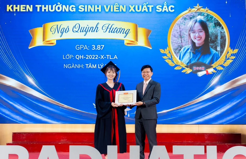 Thủ khoa trường Nhân văn trăn trở: ‘Ra trường rồi sẽ làm gì?’ Thủ khoa trường Nhân văn trăn trở: ‘Ra trường rồi sẽ làm gì?’