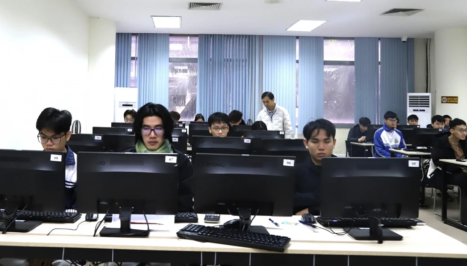 Thủ khoa TSA 2026 đạt 98,98 điểm, phá kỷ lục của Đại học Bách khoa Hà Nội Thủ khoa TSA 2026 đạt 98,98 điểm, phá kỷ lục của Đại học Bách khoa Hà Nội