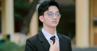 Thủ khoa tư duy "xô đổ" mọi kỷ lục của ĐH Bách khoa luyện khoảng 60 đề