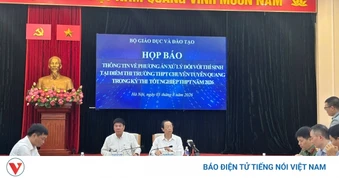 Thứ trưởng Bộ GD-ĐT: Thi lại là phương án phù hợp nhất, bảo đảm tính nhân văn