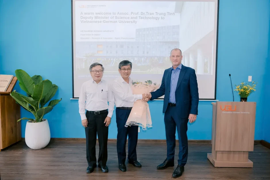 Thứ trưởng Bộ KH&CN thăm và làm việc tại Trường Đại học Việt Đức Thứ trưởng Bộ KH&CN thăm và làm việc tại Trường Đại học Việt Đức