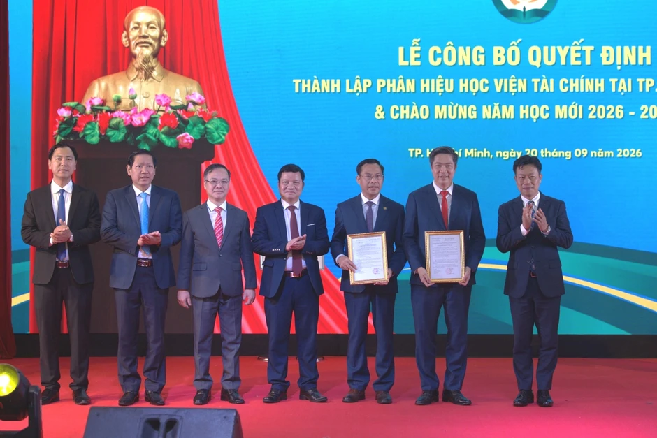 Thứ trưởng Bộ Tài chính: Mục tiêu của giáo dục là tạo ra những giá trị mới Thứ trưởng Bộ Tài chính: Mục tiêu của giáo dục là tạo ra những giá trị mới