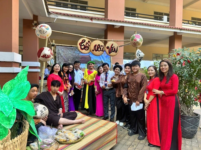 Thú vị trải nghiệm "Một ngày làm học sinh Trần Quang Khải" Thú vị trải nghiệm "Một ngày làm học sinh Trần Quang Khải"