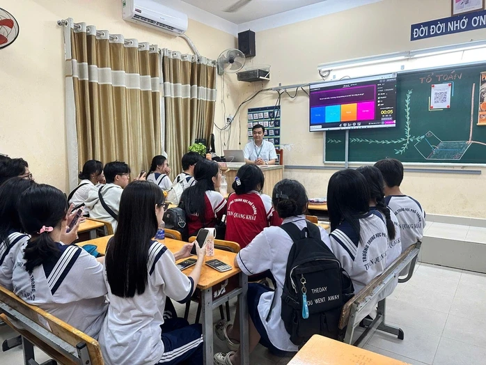 Thú vị trải nghiệm "Một ngày làm học sinh Trần Quang Khải" Thú vị trải nghiệm "Một ngày làm học sinh Trần Quang Khải"
