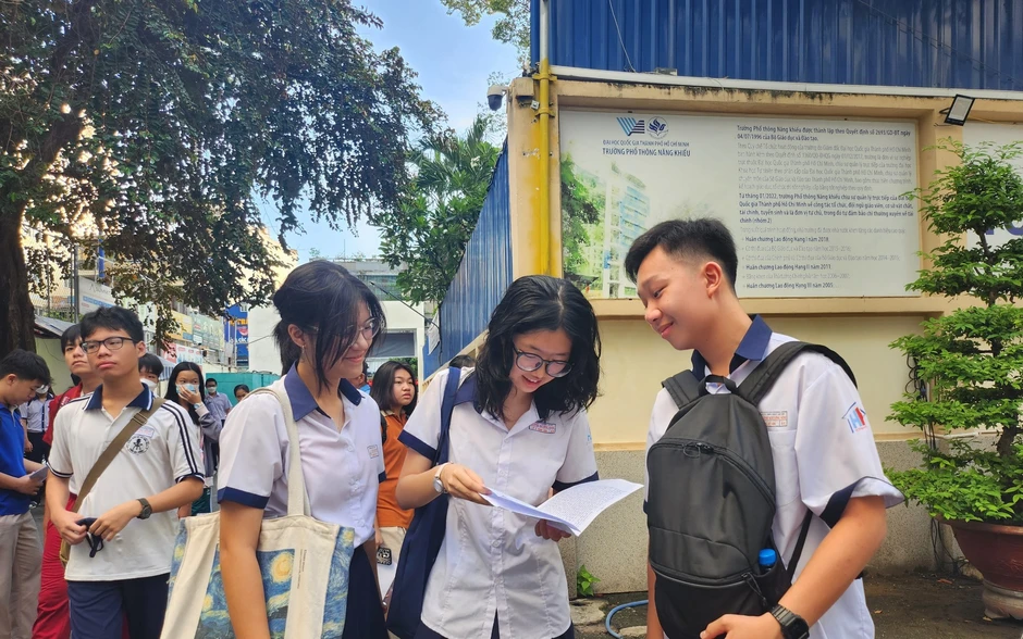 Thú vị trải nghiệm "Một ngày làm học sinh Trần Quang Khải" Thú vị trải nghiệm "Một ngày làm học sinh Trần Quang Khải"