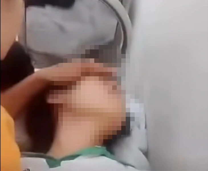 Thực hư video nữ sinh Gia Lai 'sang chấn tâm lý do bị đánh hội đồng' Thực hư video nữ sinh Gia Lai 'sang chấn tâm lý do bị đánh hội đồng'