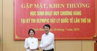 Thưởng nữ sinh giành HCV Olympic Vật lý quốc tế 500 triệu đồng