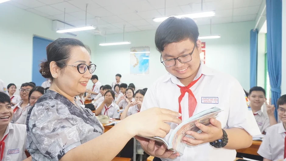 Tỉ lệ chọi lớp 10 tiếng Anh tích hợp: Có trường 1 chọi 4, nơi chưa đủ chỉ tiêu Tỉ lệ chọi lớp 10 tiếng Anh tích hợp: Có trường 1 chọi 4, nơi chưa đủ chỉ tiêu