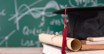 Tiến sĩ các đại học top đầu đua nhau làm giáo viên THPT, có 'lãng phí bằng cấp'?