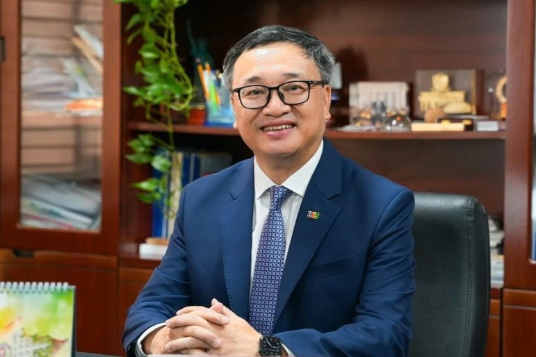 Tiến sĩ Đỗ Tuấn Minh làm Hiệu trưởng Trường ĐH Ngoại ngữ - ĐH Quốc gia Hà Nội Tiến sĩ Đỗ Tuấn Minh làm Hiệu trưởng Trường ĐH Ngoại ngữ - ĐH Quốc gia Hà Nội