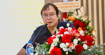 Tìm kiếm, tôn vinh người thầy, mái trường và những ký ức giáo dục nhân văn